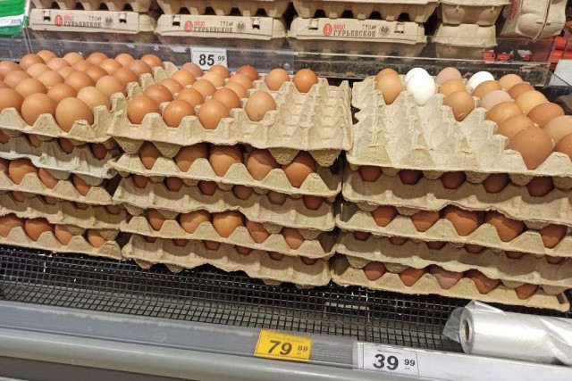 В Калининградской области резко подорожали куриные яйца