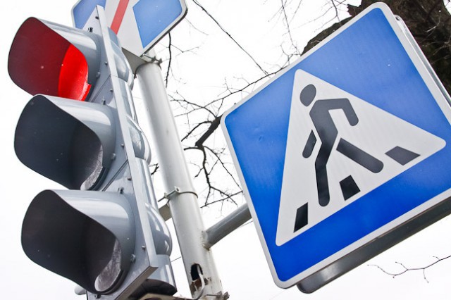 В четверг в Калининграде отключат светофор на перекрёстке улиц Суворова и Камской
