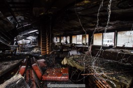 «На пепелище пескарей»: как выглядит гостиничный комплекс в Калининграде после ночного пожара (фото)
