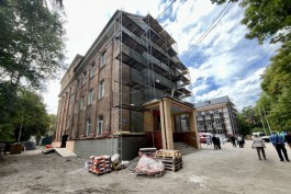 Школу на улице Карла Маркса в Калининграде обещают открыть после капремонта в апреле