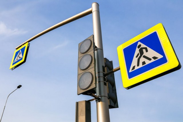 На замену светофоров, разметки и дорожных знаков в Калининграде готовы потратить 120,5 млн рублей