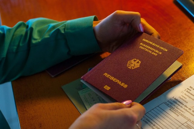 Таможня: У въезжающих в Калининград по электронной визе иностранцев возникают проблемы с заполнением деклараций