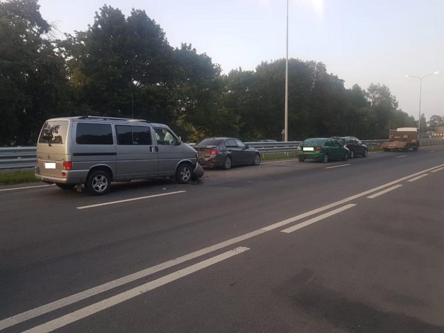 Под Калининградом на федеральной трассе столкнулись четыре машины: пострадала женщина