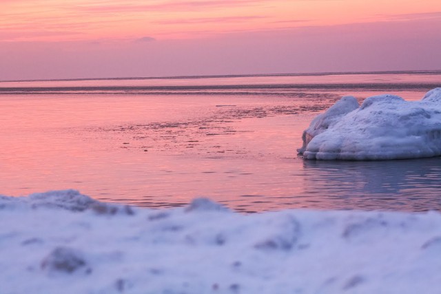 МЧС предупреждает жителей региона о разрушении льда на берегу Балтийского моря