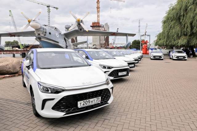 В Калининграде запустили каршеринг c автомобилями местного производства