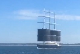 Одна из самых дорогих яхт мира Black Pearl ушла из порта Балтийска (видео)