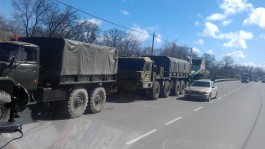 На выезде из Калининграда с утра стоит военная техника