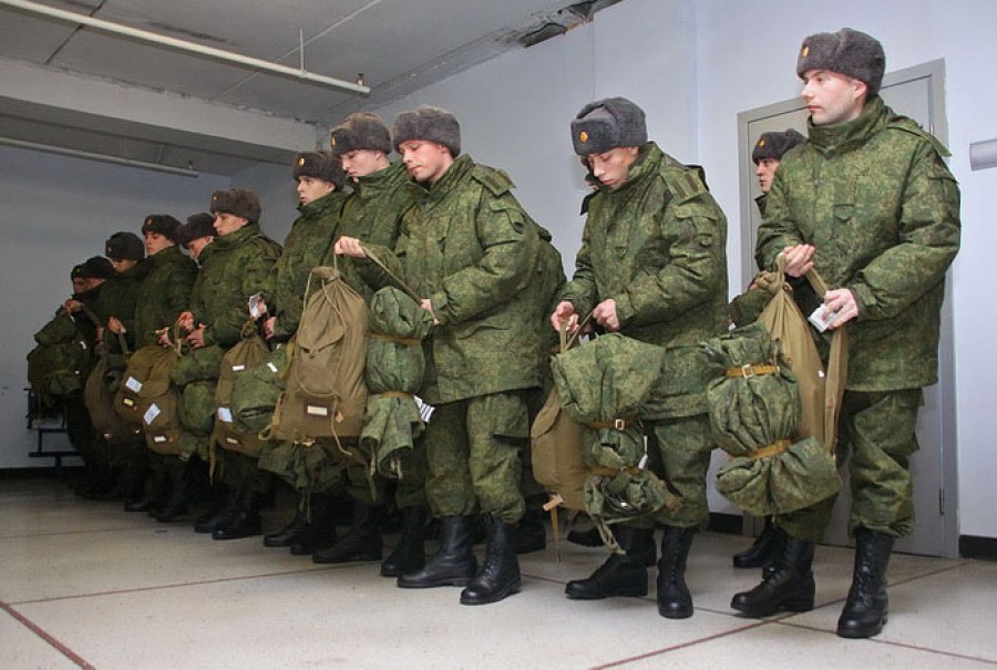 С начала призыва на службу направили около 1500 новобранцев из Калининградской области