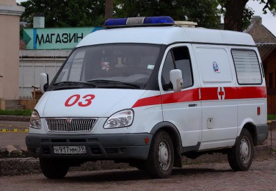 На Ленинском проспекте в Калининграде водитель такси сбил двух человек