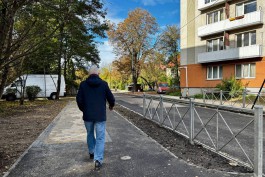 В Калининграде обустроили тротуар с велодорожкой от улицы Невского к Верхнему озеру