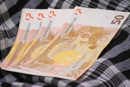 Калининградского таможенника задержали за взятку в 50 евро
