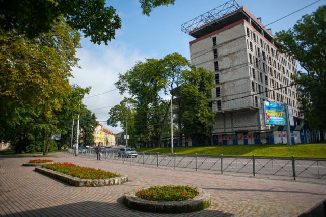 В центре Калининграда на ремонт освещения в сквере выделяют 4,5 млн рублей