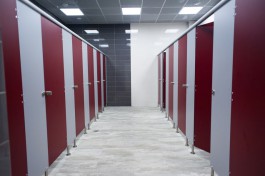 «Против безобразия в туалетах»: в «Храброво» прокомментировали возвращение курилок в аэропорты