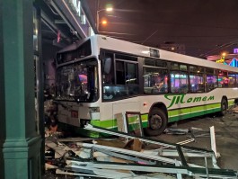 Всех пострадавших в аварии с автобусом на улице Горького в Калининграде отпустили из больницы