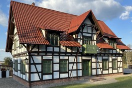 В Неманском округе завершили строительство фахверкового гостевого дома 
