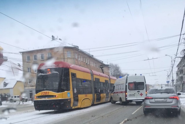 Пенсионерка получила переломы при падении в трамвае PESA в Калининграде