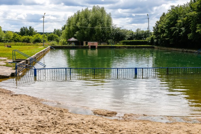 Власти ищут подрядчика для капремонта открытого бассейна с минеральной водой в Славске