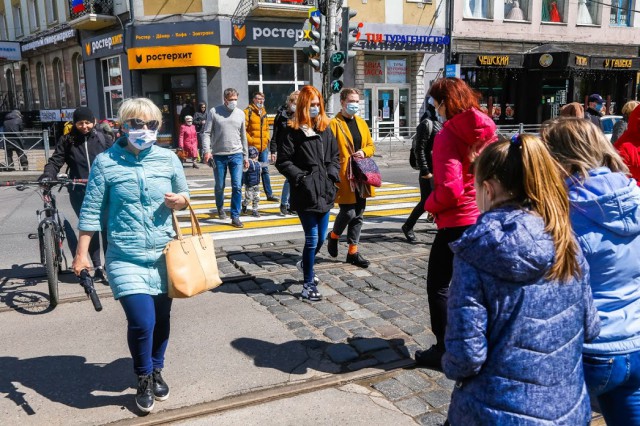 Опрос: Только 5% калининградцев считают достаточными меры поддержки населения во время пандемии