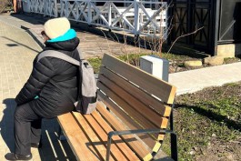 На променаде в Зеленоградске установили новые скамейки