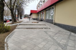 В Калининграде завершают ремонт тротуара на улице Краснооктябрьской (фото)