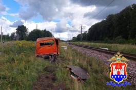 В Гурьевском округе поезд столкнулся с автомобилем: один человек погиб