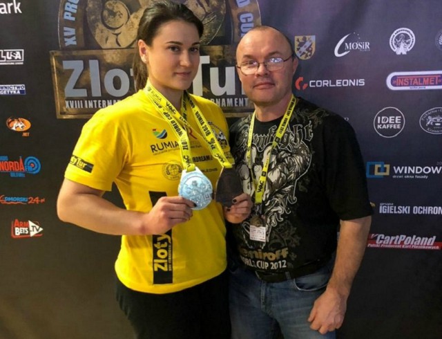 Калининградская спортсменка завоевала серебро и бронзу чемпионата мира по армрестлингу 