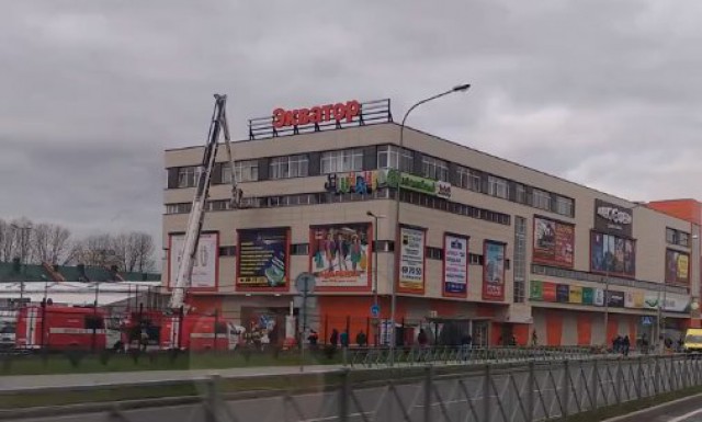 Из ТЦ «Экватор» в Калининграде эвакуировали людей: на место приехали пожарные и спасатели
