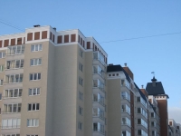 Жительницы Калининграда застряли на крыше многоэтажки