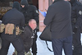 Под Нестеровом сотрудники ФСБ пресекли контрабанду 120 тысяч пачек сигарет в Литву (фото)