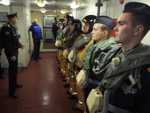 Военно-морская академия в Калининграде получила учебный комплекс, имитирующий пожар и пробоины на корабле