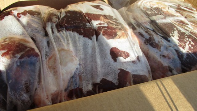В Ленинградскую область не пустили почти 4,7 тонн несвежего мяса из Калининграда