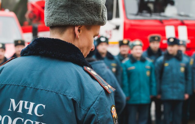 Из горящего дома на проспекте Победы в Калининграде эвакуировали девять человек