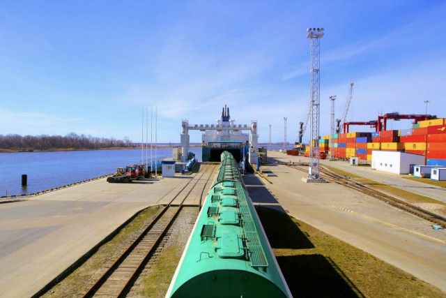 Паром «Амбал» сняли с линии Усть-Луга — Балтийск для планового ремонта