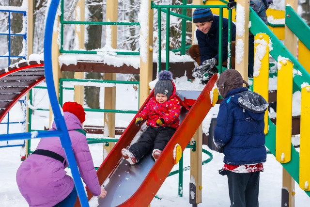 Власти Калининграда ищут поставщика детских площадок для трёх скверов