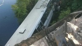 На ул. Киевской в Калининграде рейсовый автобус упал с высоты: пострадали несколько человек