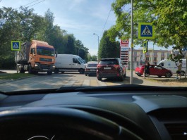 На проспекте Мира в Калининграде образовалась большая пробка из-за ДТП