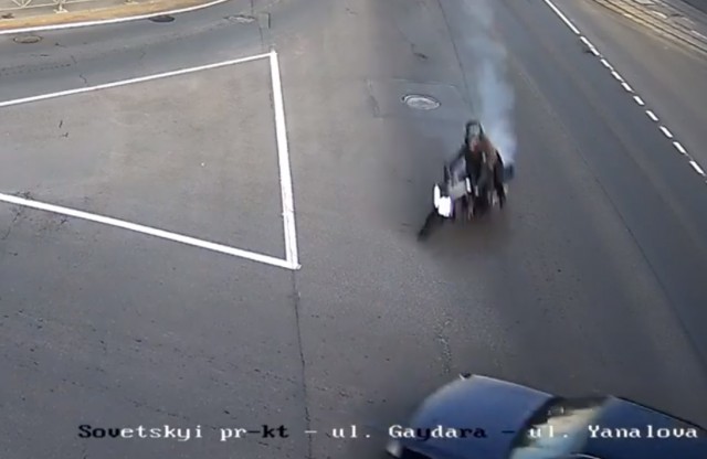 В интернете опубликовали видео ДТП с мотоциклом на Советском проспекте, в котором погибли два человека