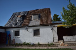 Власти выделили деньги на восстановление сгоревшего дома многодетной семьи в Нестеровском районе