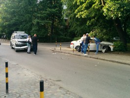 На ул. Репина в Калининграде «Тойота» протаранила БМВ: пострадала 26-летняя девушка