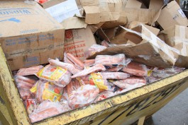 Калининградские таможенники уничтожили две тонны сосисок, мяса и молочной продукции из Польши (фото) (фото)