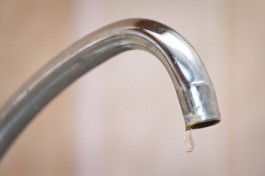 Жители Зеленоградска жалуются на дефицит воды в домах