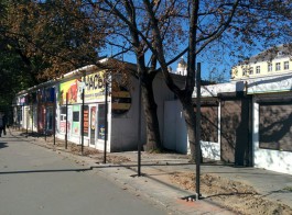 В центре Калининграда снесут торговые павильоны
