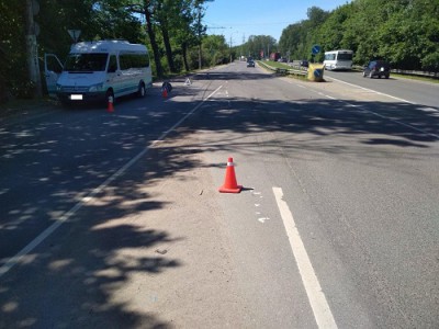 В Калининграде за сутки при падении в автобусах пострадали двухлетняя девочка и три женщины
