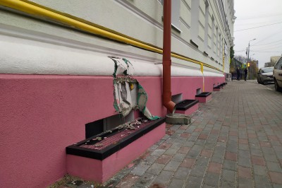 В Калининграде повредили новый фасад исторического дома на пересечении улиц Фрунзе и Грига