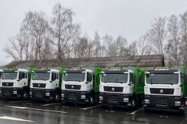 Для вывоза мусора в районах на востоке области закупили спецтехнику на 60 млн рублей  (фото)