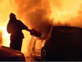 На улице Алданской в Калининграде сгорел «Рено Трафик»