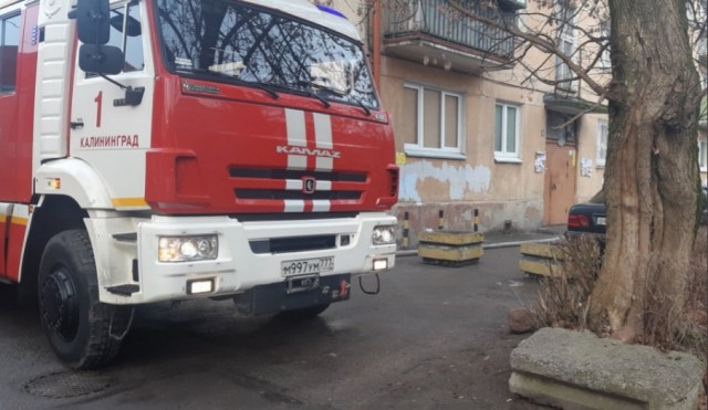 Из горящей квартиры на улице Горького в Калининграде спасли ребёнка