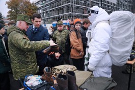 «Стрельба и армейские ботинки»: Алиханов посетил агитационную акцию Балтфлота (фото)