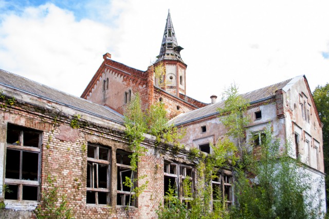 Корпорация развития продаёт бывшую психбольницу Алленберг в Знаменске за 22,5 млн рублей