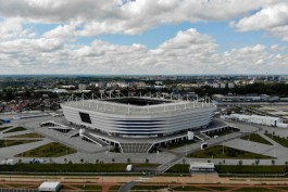 На ремонт трещин и провалов возле стадиона «Калининград» выделили 6 млн рублей 